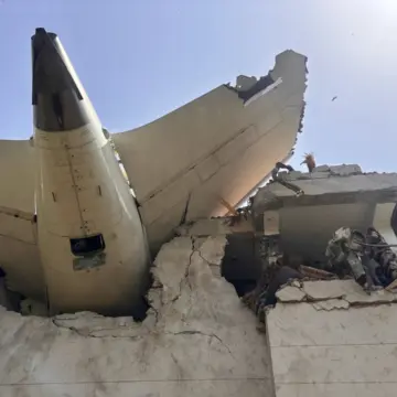 241 muertos y un sobreviviente dejó accidente de Air India