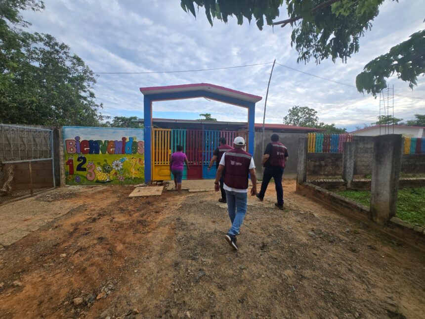 SEG activó centros de acopio para familias de Costa Chica