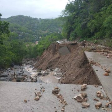 deslaves Valoran solicitar declaratoria de emergencia por daños en Costa Chica