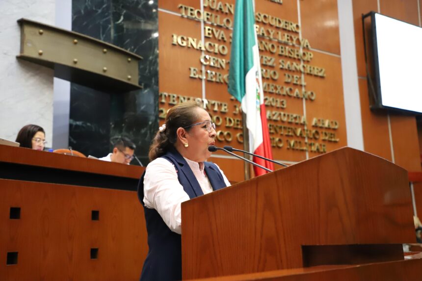 Propulsan reforma contra prohibición de amamantar en público