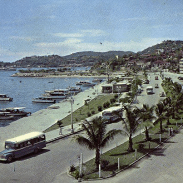 Extraordinario corredor turístico en malecón del puerto