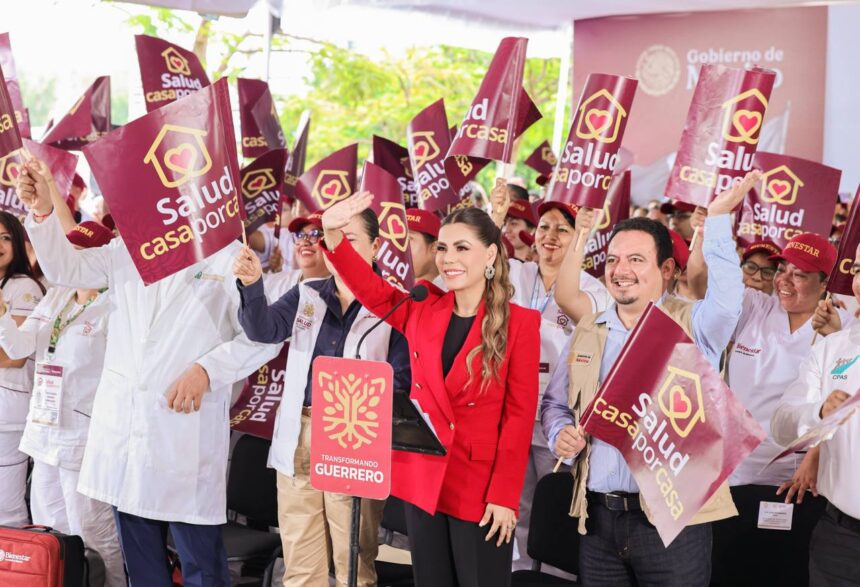 Gobernadora entregó 4 mil 600 lentes a estudiantes guerrerenses