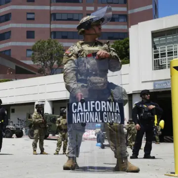 Anuncian fin de despliegue militar en Los Ángeles