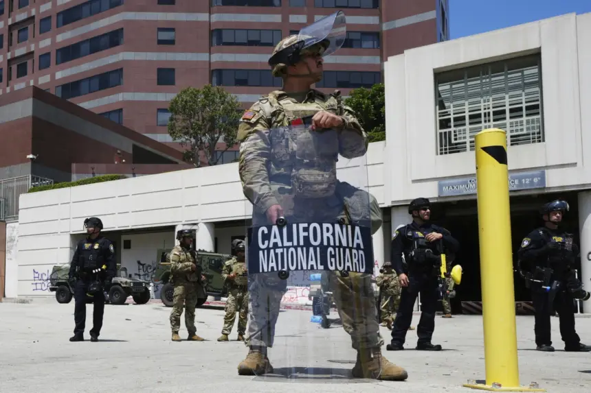Anuncian fin de despliegue militar en Los Ángeles