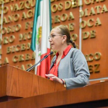 Buscan inscribir nombre de Laureana Wright en muro del Congreso
