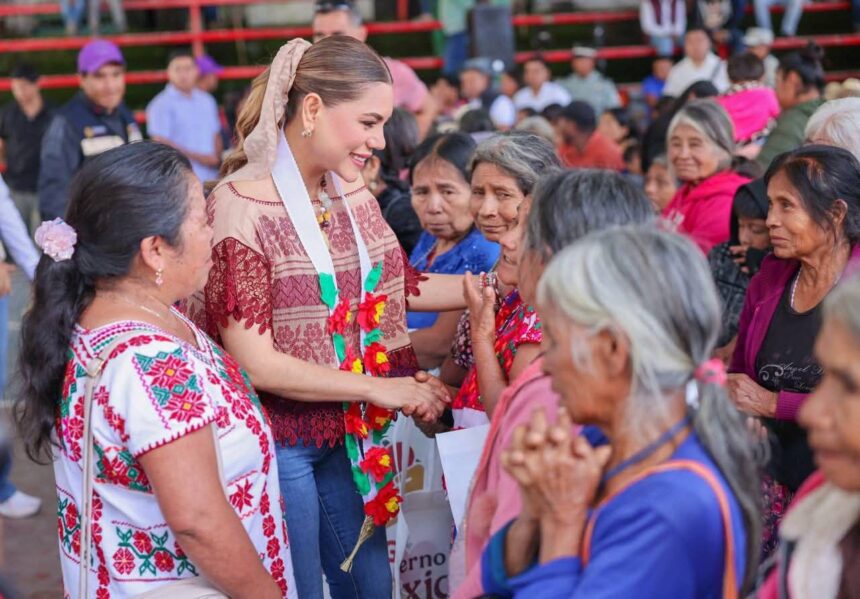 Metlatonoc y Cochoapa El Grande recibieron con éxito el Tianguis del Bienestar