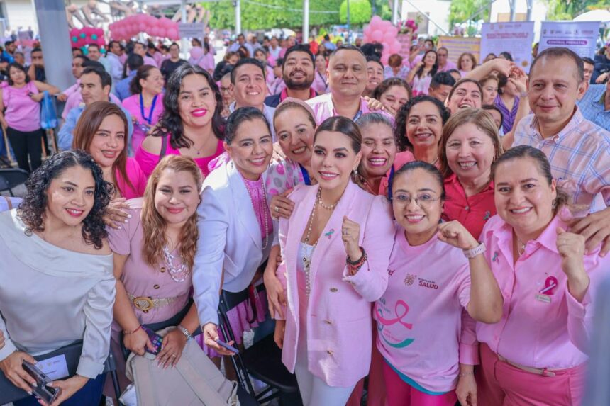DIA MUNDIAL CANCER DE MAMA5 Evelyn Salgado puso en marcha Jornada contra el Cáncer de Mamá en Guerrero