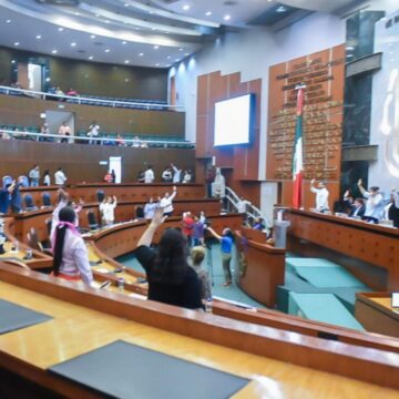 Instruyen a CICAEG atender carreteras deterioradas de La Montaña Alta y Costa Chica