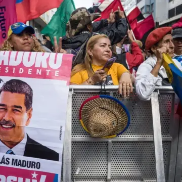 Chavistas exigen en Caracas regreso de Maduro