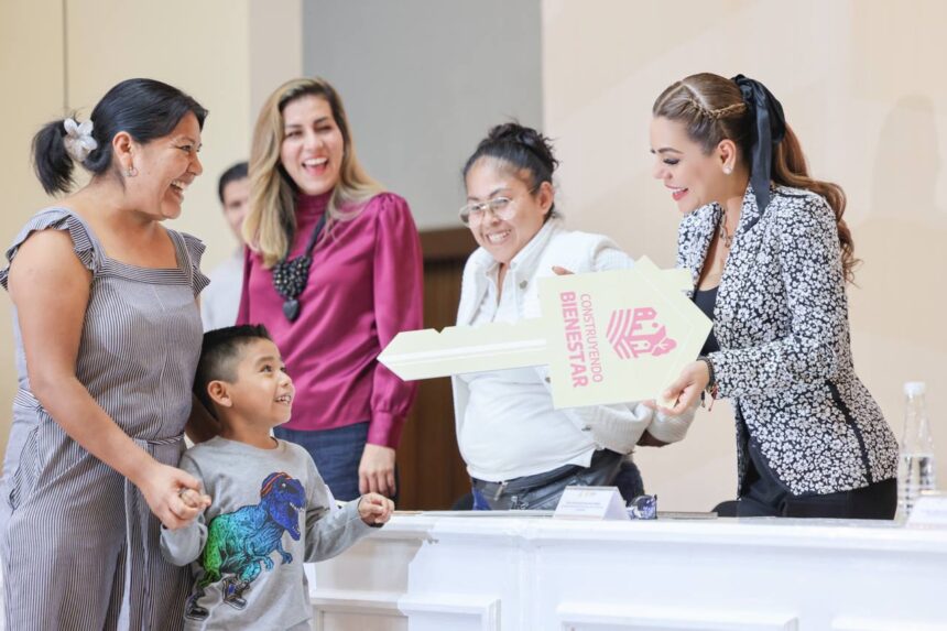 EVELYN2026.8 Gobernadora entrega apoyos de vivienda en Chilpancingo por 30 millones de pesos