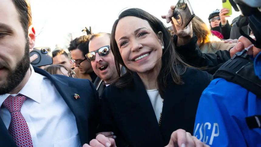 Machado entregó a Trump medalla Nobel de la Paz