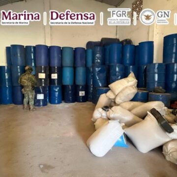 Desmantelan bodega de drogas sintéticas en Petatlán