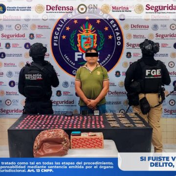 Detienen a individuo con 165 bolsitas de drogas