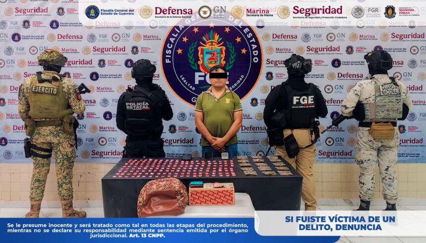 Detienen a individuo con 165 bolsitas de drogas