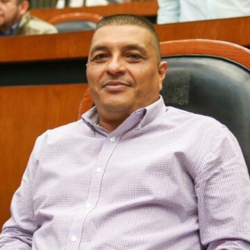 Diputado pide garantizar en la ley municipal el derecho de las mujeres