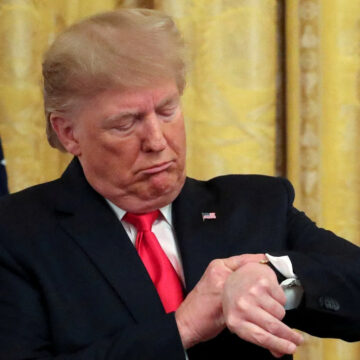 Trump da a Irán dos semanas más a Irán para reabrir Ormuz