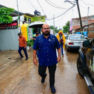 SALINAS ACA2 Ricardo Salinas supervisó zonas susceptibles de afectación en Acapulco