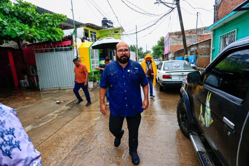 SALINAS ACA2 Ricardo Salinas supervisó zonas susceptibles de afectación en Acapulco
