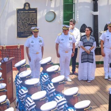 Atestigua Evelyn Salgado ceremonia de despedida del «Caballero de los Mares»