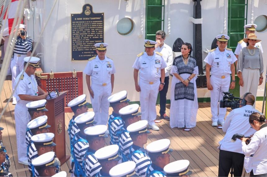 BUSQUE ESCUELA CUAUHTMEOC2 Atestigua Evelyn Salgado ceremonia de despedida del «Caballero de los Mares»