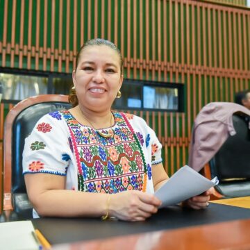 CLAUDIA SIERRA Otorgarán a ayuntamiento más atribuciones en pro de pueblos indígenas y afros