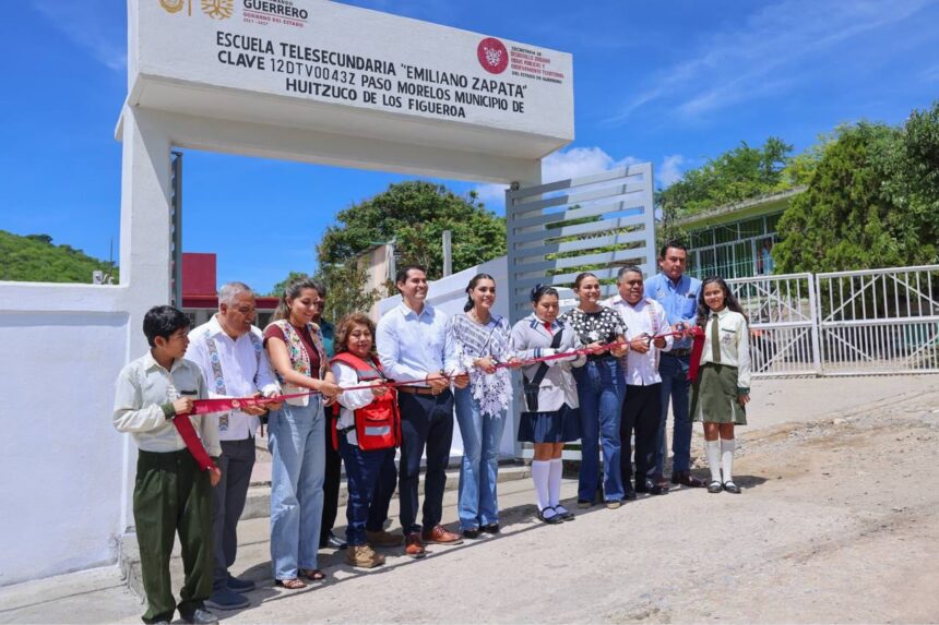 Gobernadora entregó rehabilitación de telesecundaria en Paso Morelos