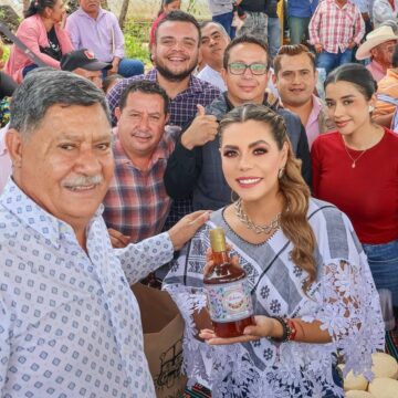 Evelyn Salgado y Rosa Icela Rodríguez llevan ‘justicia’ alimentaria a la Montaña